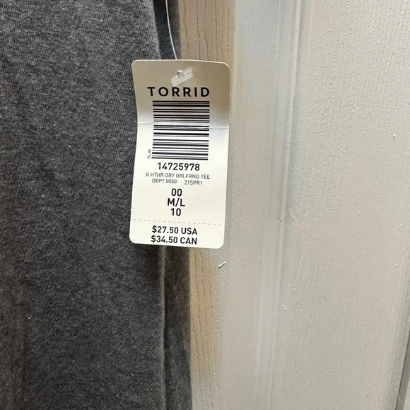 torrid Heather Gray V-Neck Tee - Picture 2 of 4